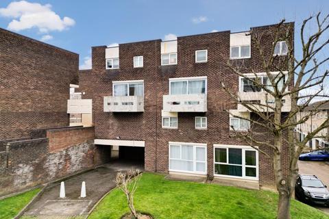 3 bedroom maisonette for sale, Woking,  Surrey,  GU22