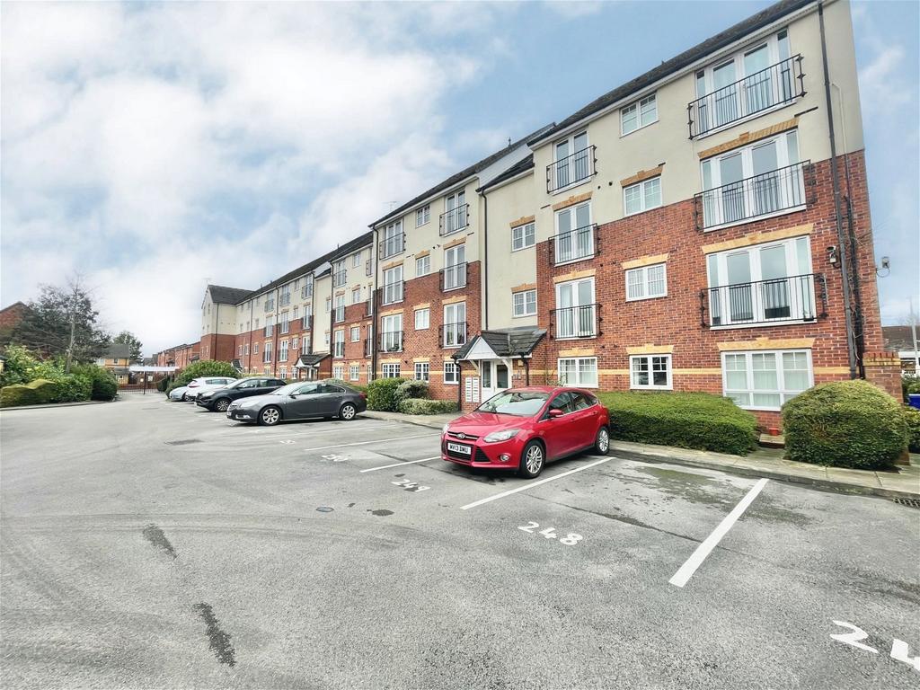 Sandycroft Avenue, Wythenshawe 2 bed flat for sale £140,000