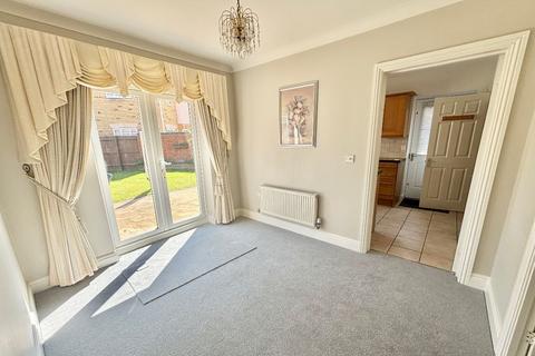 3 bedroom detached house for sale, Heather Close, Canvey Island