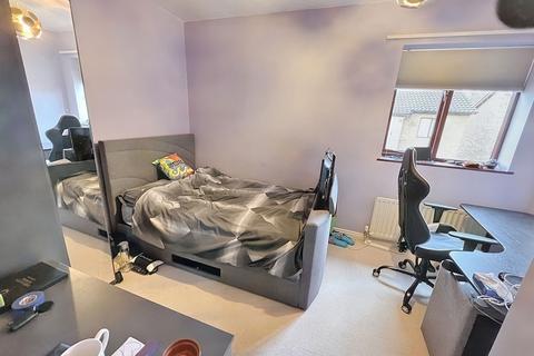 4 bedroom detached house for sale, West Farm Court, Killingworth Village , Newcastle upon Tyne, Tyne and Wear, NE12 6YF