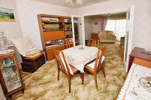 3 bedroom chalet for sale - Elmstead Close, Corringham, SS17
