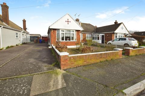 16 Elmstead Close, Corringham, Stanford-le-hope, SS17 9EL