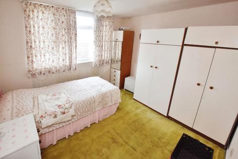 16 Elmstead Close, Corringham, Stanford-le-hope, SS17 9EL
