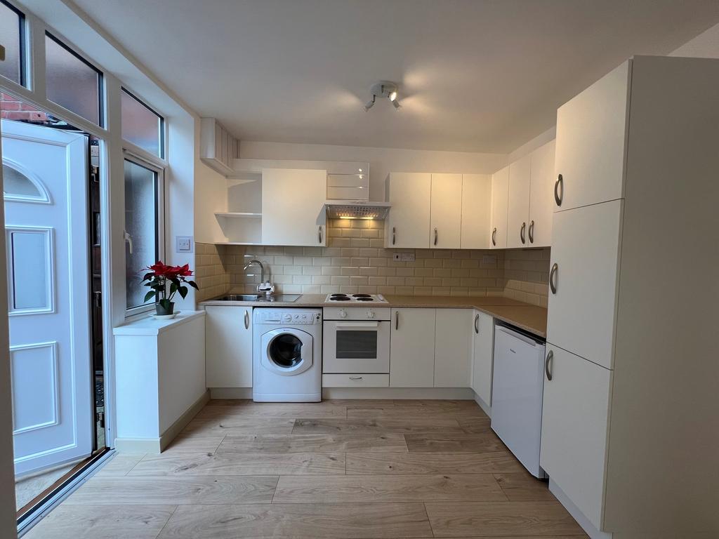 Leamington Road, Coventry, CV3 1 bed flat to rent £850 pcm (£196 pw)