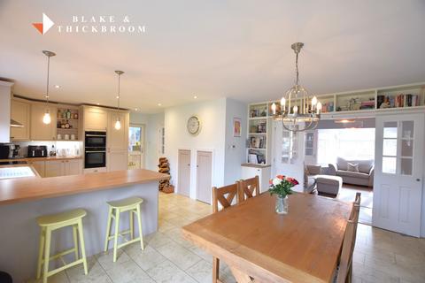 8 Collindale Gardens, Clacton-on-sea, CO15 5BH