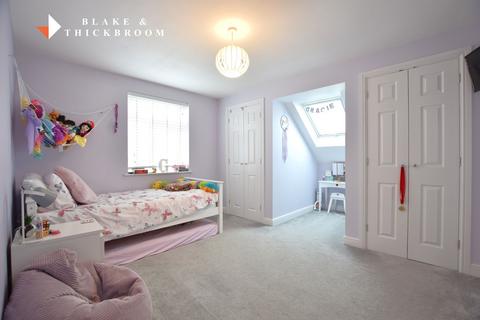 8 Collindale Gardens, Clacton-on-sea, CO15 5BH