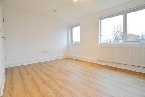 2 bedroom flat to rent, Haig Close, St Albans, AL1