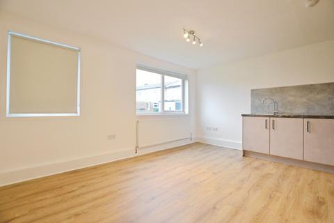 2 bedroom flat to rent, Haig Close, St Albans, AL1