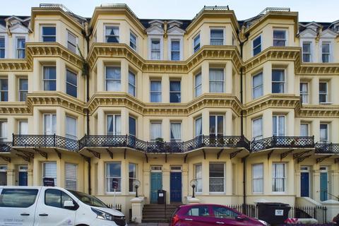 2 bedroom flat for sale, Queens Gardens, Eastbourne, BN21