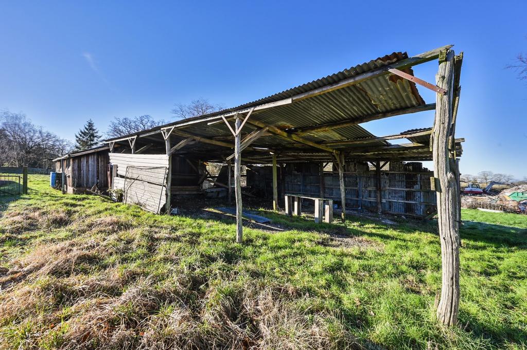 Magpie Hall Road, Stubbs Cross, Ashford, Kent, TN26 4 bed bungalow for