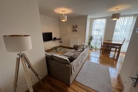 2 bedroom flat to rent, Rostron Close, Southampton.