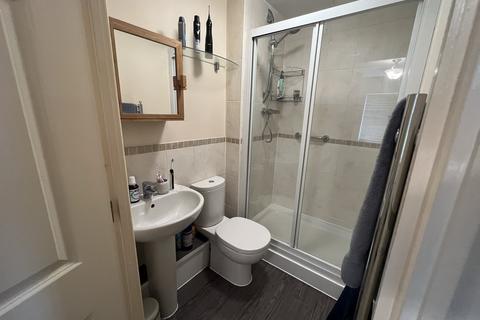 2 bedroom flat to rent, Rostron Close, Southampton.