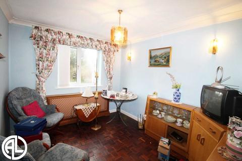 2 bedroom detached house for sale, Castles Close, Stotfold, SG5 4BY