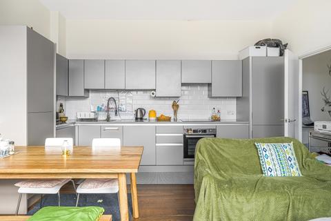 2 bedroom apartment to rent, Charles Street London N19
