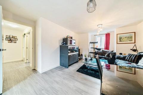 2 bedroom flat for sale, Newbury,  Berkshire,  RG14