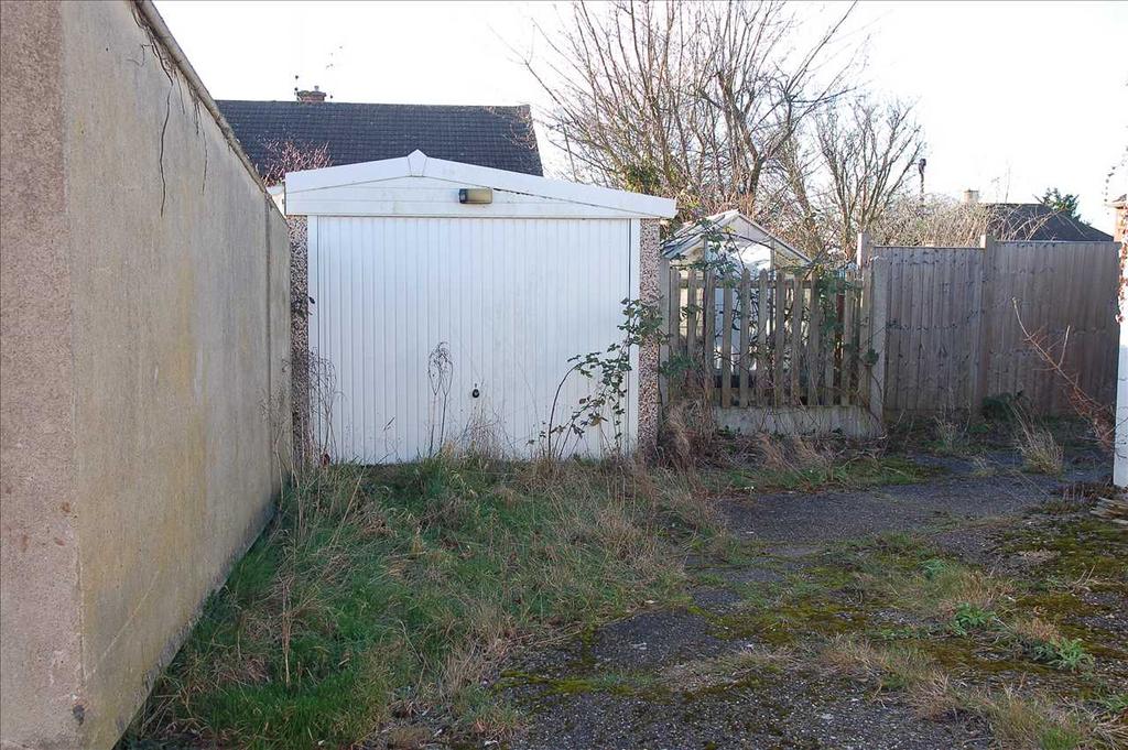 Welland Avenue, Chelmsford 3 bed semidetached house for sale £300,000
