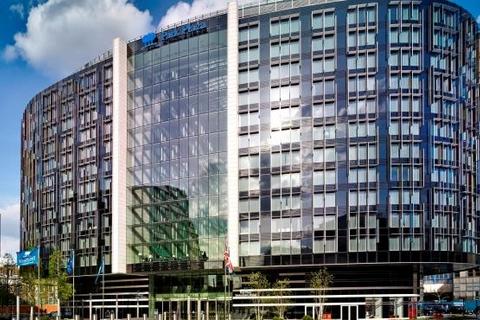 1 bedroom property for sale, Park Plaza Westminster Bridge, South Bank SE1