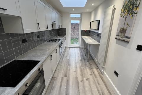undefined, Stockwood Crescent, Luton, Bedfordshire LU1