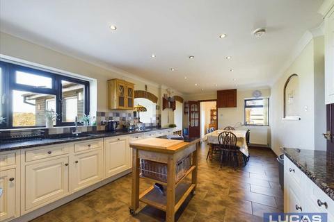 5 bedroom detached house for sale, Rhiangwyn And Rhiangwyn Cottage, Llanrhyddlad