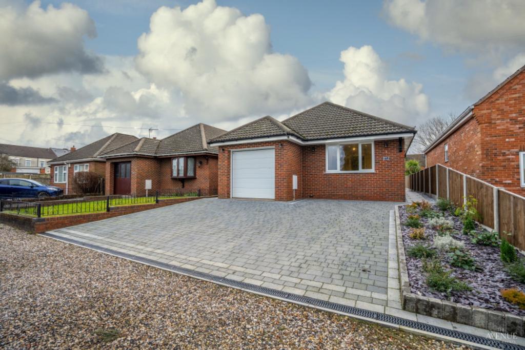 Chain Free John Street Somercotes, DE55 1RD 3 bed detached bungalow for sale £325,000