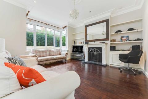 4 bedroom terraced house to rent, Baytree Road, Brixton, SW2.