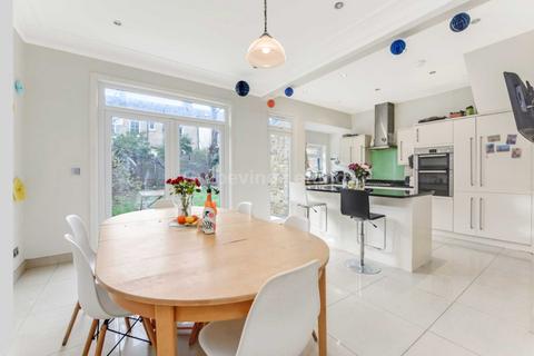 4 bedroom terraced house to rent, Baytree Road, Brixton, SW2.
