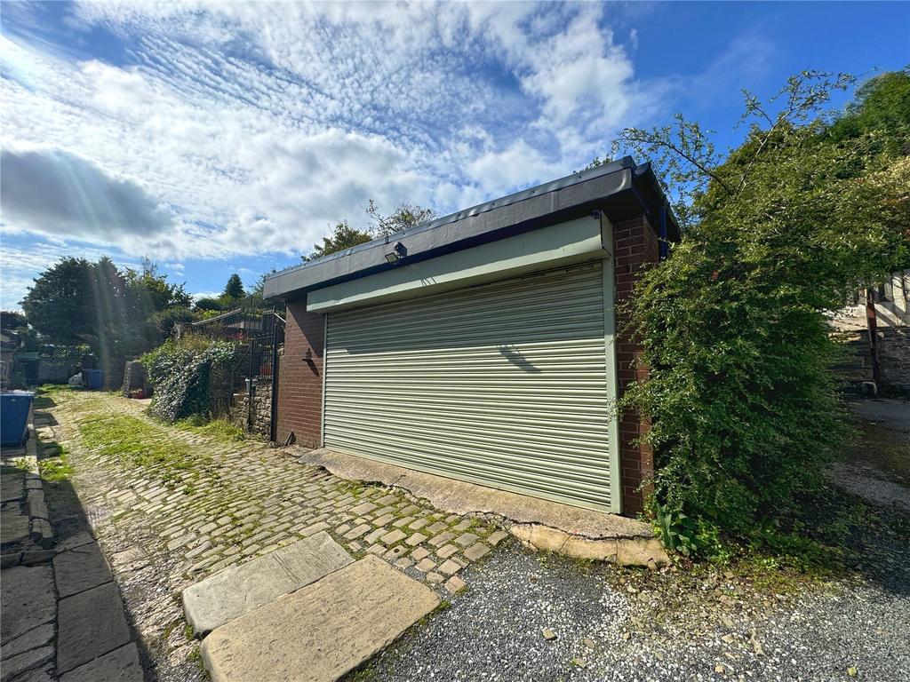 Large Garage.