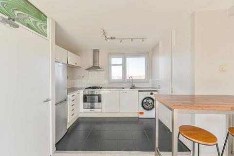 3 bedroom flat to rent - Hydethorpe Road, Balham, London, SW12