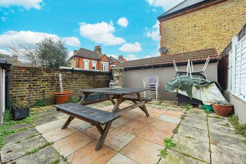 6 bedroom house to rent, Larkhall Rise, Putney, London, SW4