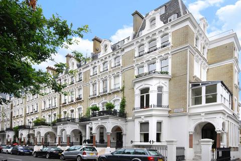 2 bedroom flat to rent, Redcliffe Square, Chelsea, London, SW10
