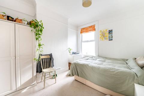3 bedroom flat for sale, Burrows Road, Kensal Rise, London, NW10