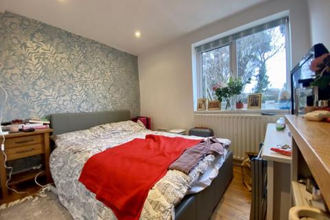 2 bedroom flat for sale, Woodland Way, Mill Hill