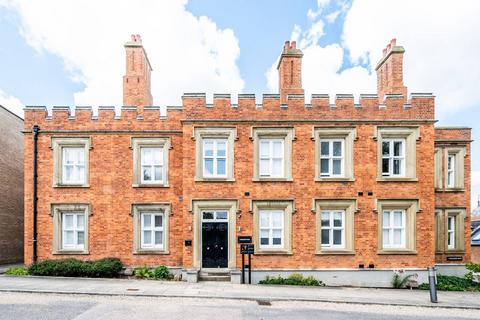 2 bedroom flat for sale, Wellesley Road, Woolwich Common, London, SE18