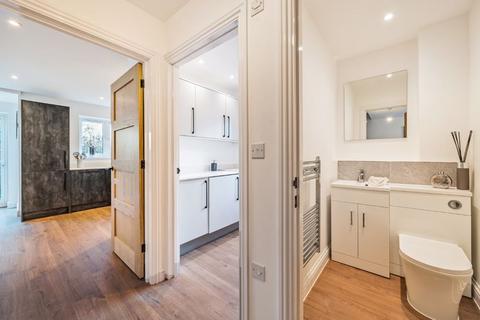 10d Cedar Walk, Kenley, CR8 5JL