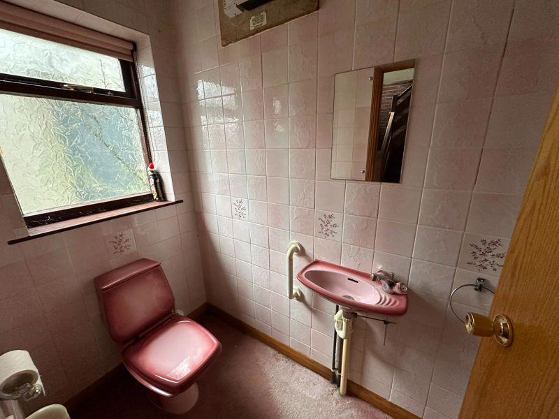 Guest cloakroom