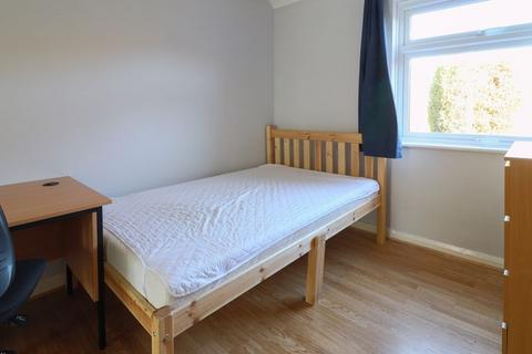 4 bedroom terraced house to rent, Otham Close, Canterbury CT2