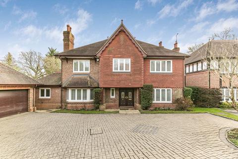 5 bedroom detached house to rent, Pagitts Grove, Barnet