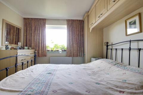 2 bedroom flat for sale, Lincoln Road, Enfield