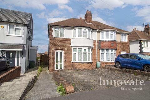 3 bedroom semi-detached house to rent, Regent Avenue, Oldbury B69