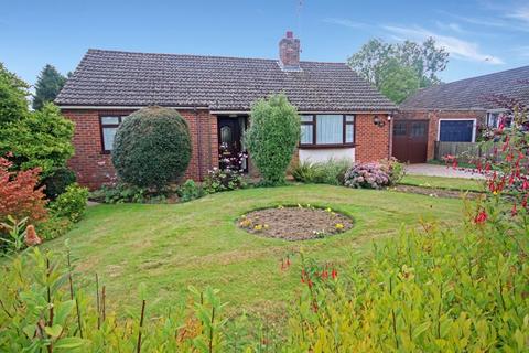 13 Meadow Avenue, Fordingbridge, SP6 1LN