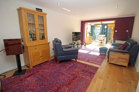 21 Avon Meade, Fordingbridge, SP6 1QR