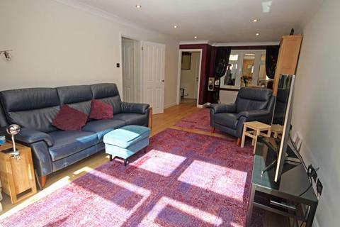 21 Avon Meade, Fordingbridge, SP6 1QR