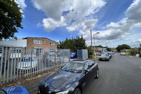 Property to rent - Mount Pleasant Street, West Bromwich B70