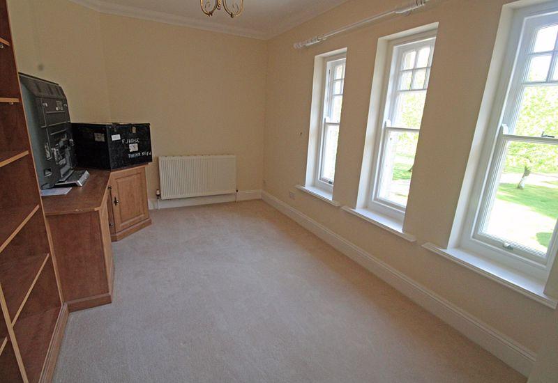 Study/dining room
