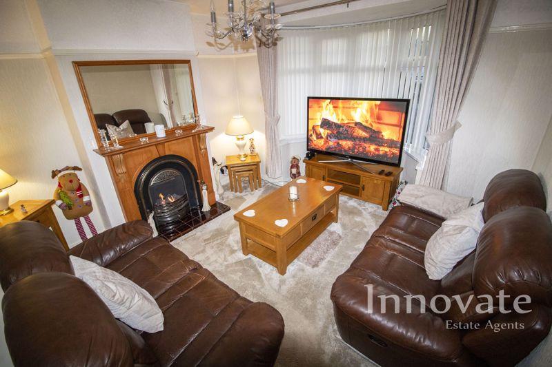 Dog Kennel Lane, Oldbury B68 3 bed semidetached house for sale £300,000