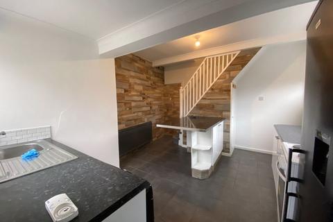 2 bedroom terraced house to rent, Leigh Road, Bolton