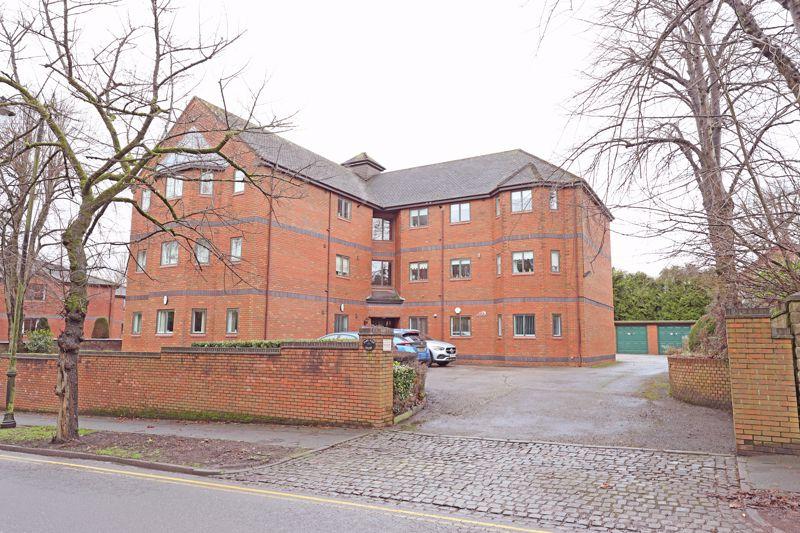 Queens Park Avenue, Dresden 2 bed apartment for sale £130,000