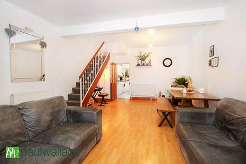 3 bedroom terraced house for sale, Canonbury Road, Enfield