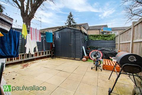 3 bedroom terraced house for sale, Canonbury Road, Enfield