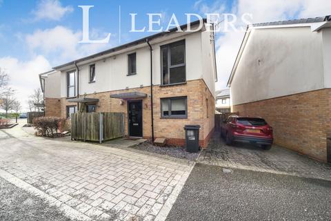 3 bedroom terraced house to rent, Someries Hill - Wigmore - 3 Bedroom House